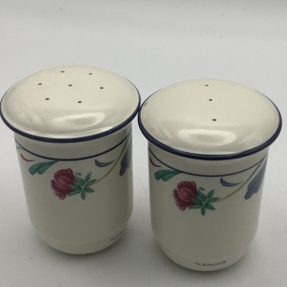 Vintage Lenox Poppies on Blue Chinastone Salt and Pepper Set - Picture 3 of 4